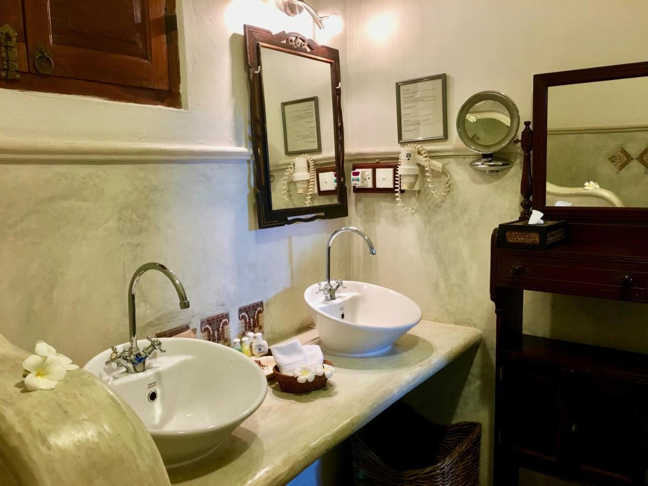 La Maison Nil Manel Hotel Ахунгала Екстериор снимка